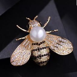 Bee Brooch white
